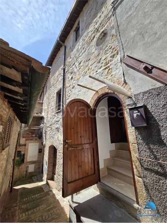 appartamento in vendita a Narni in zona Montoro