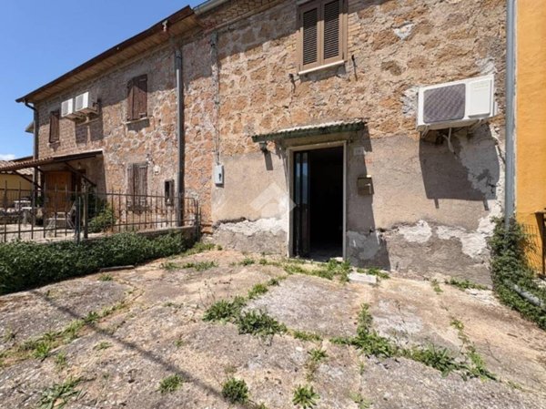 casa indipendente in vendita a Narni in zona Guadamello