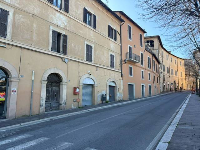 negozio in vendita a Narni in zona Tre ponti