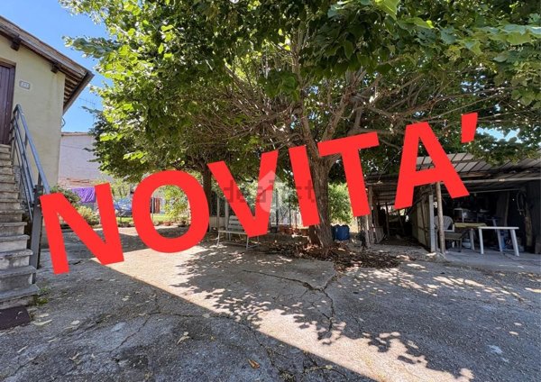 casa semindipendente in vendita a Narni