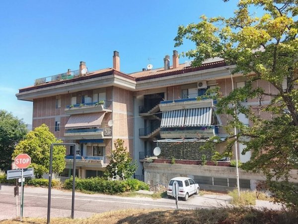 appartamento in vendita a Narni in zona Santa Lucia