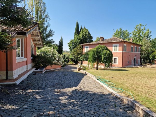 casa indipendente in vendita a Narni