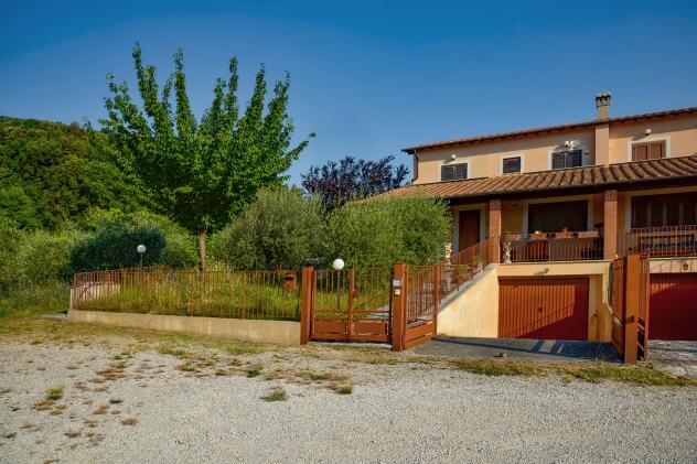 casa indipendente in vendita a Narni