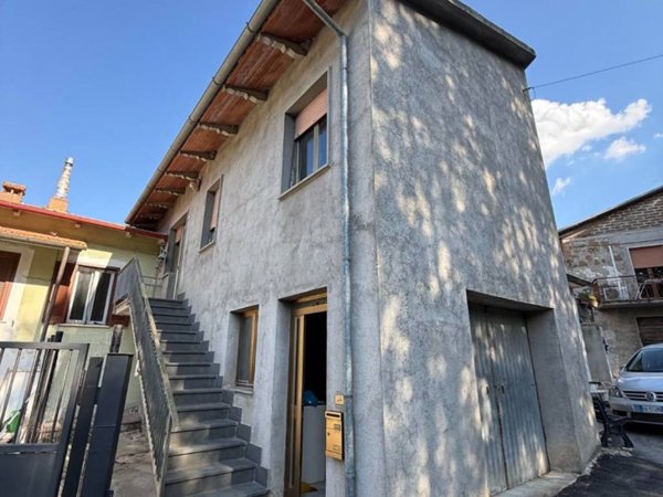 casa indipendente in vendita a Narni