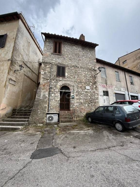 appartamento in vendita a Narni in zona Tre ponti