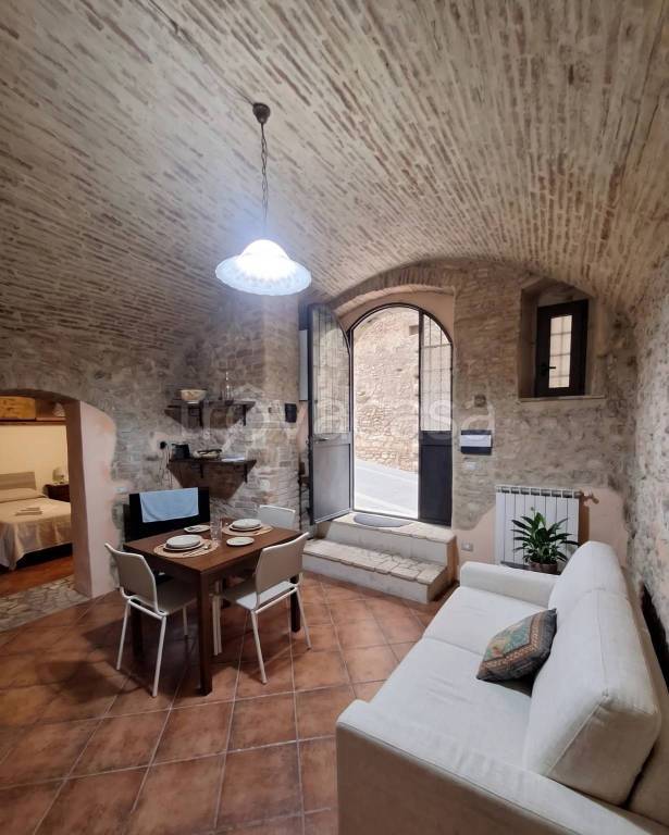 appartamento in vendita a Narni in zona Tre ponti