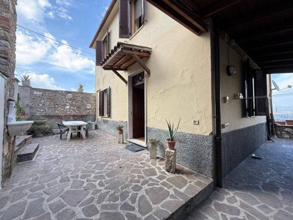 casa indipendente in vendita a Narni in zona Tre ponti