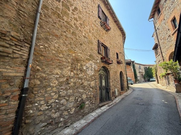 appartamento in vendita a Narni in zona Santa Lucia