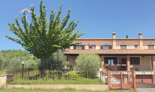 casa indipendente in vendita a Narni