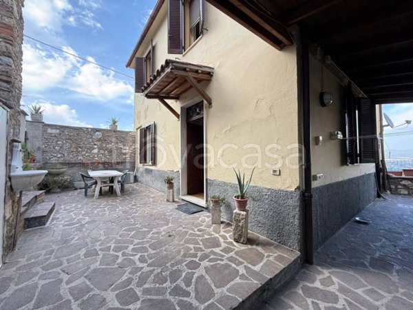 casa indipendente in vendita a Narni in zona Tre ponti