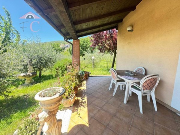 casa indipendente in vendita a Narni
