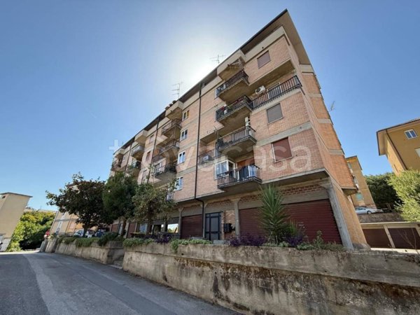 appartamento in vendita a Narni in zona Santa Lucia