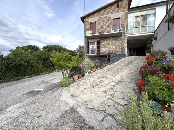 casa indipendente in vendita a Narni in zona Taizzano