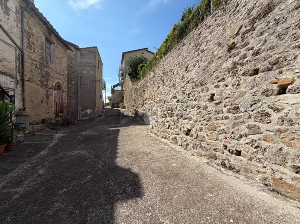appartamento in vendita a Narni in zona Santa Lucia