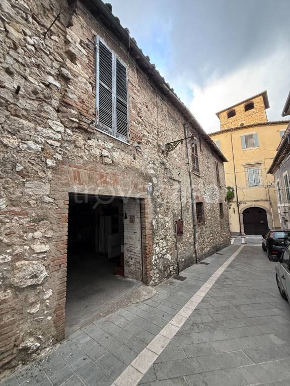appartamento in vendita a Narni in zona Tre ponti