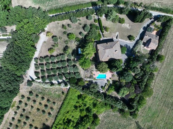 casa indipendente in vendita a Narni