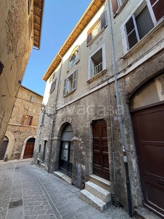 appartamento in vendita a Narni in zona Tre ponti