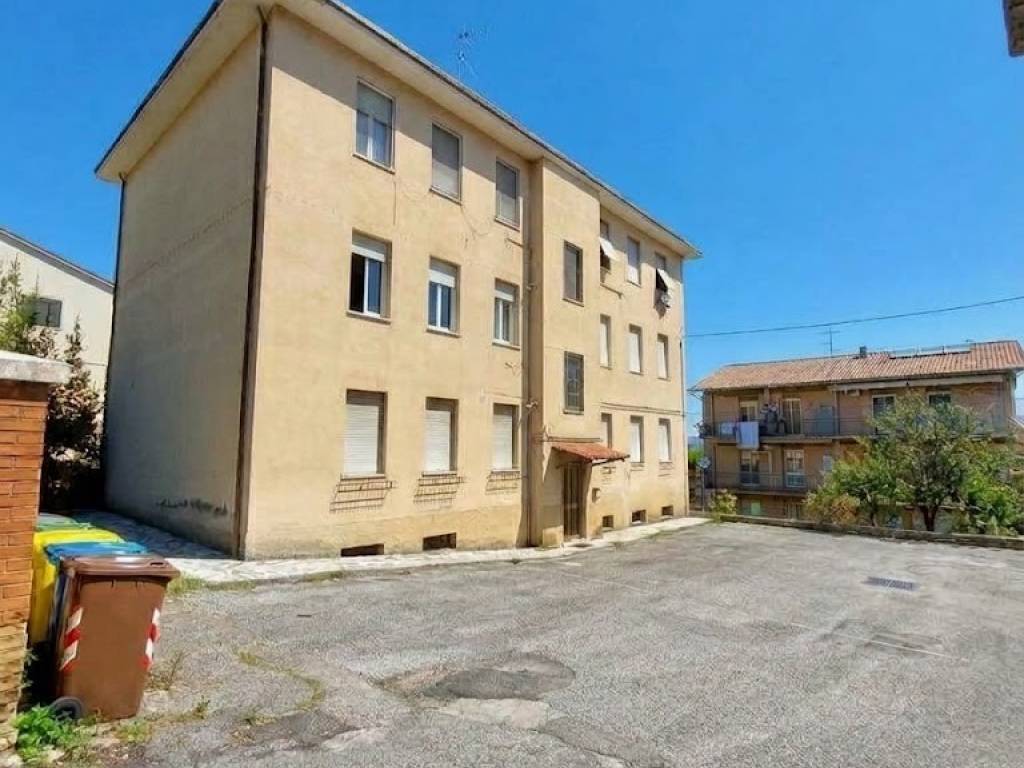 appartamento in vendita a Narni in zona Santa Lucia