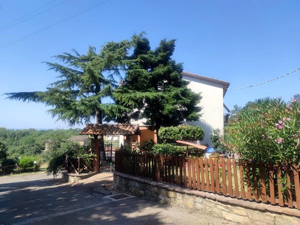 casa indipendente in vendita ad Orvieto in zona Fossatello
