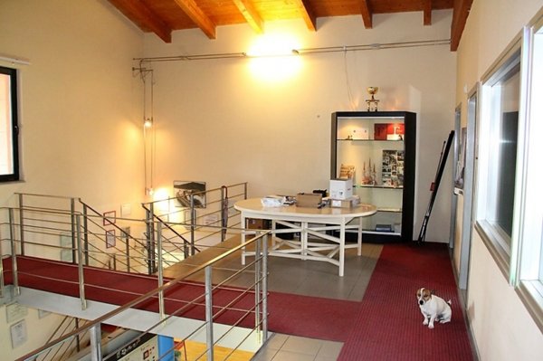 locale commerciale in vendita ad Orvieto in zona Sferracavallo