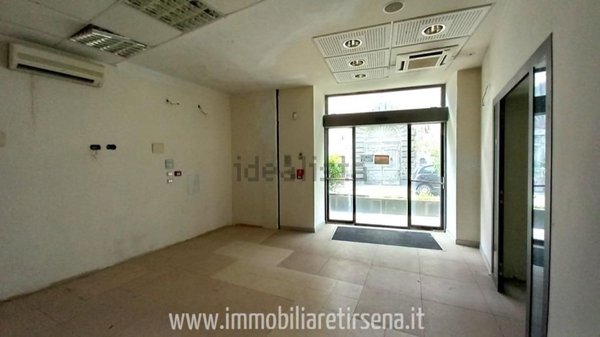 locale commerciale in vendita ad Orvieto