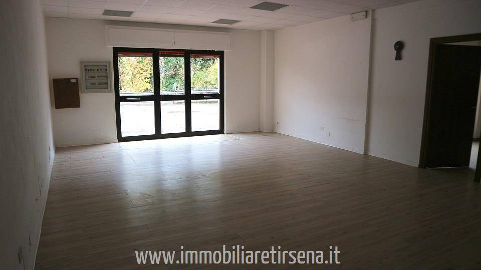 locale commerciale in vendita ad Orvieto in zona Ciconia
