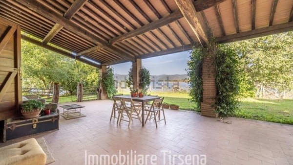 casa indipendente in vendita ad Orvieto in zona Corbara