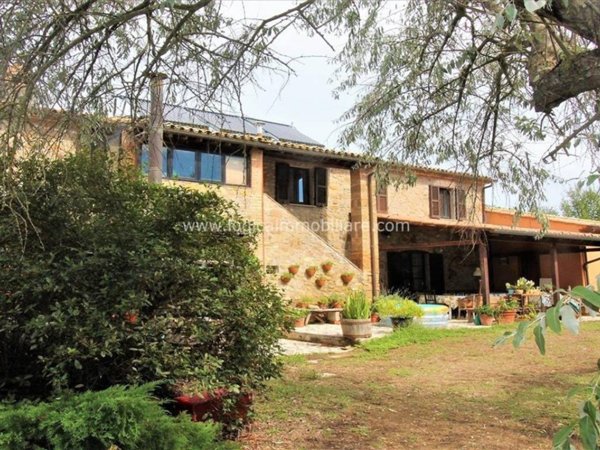 casa indipendente in vendita ad Orvieto in zona Ciconia