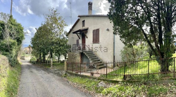casa indipendente in vendita ad Orvieto in zona Fossatello