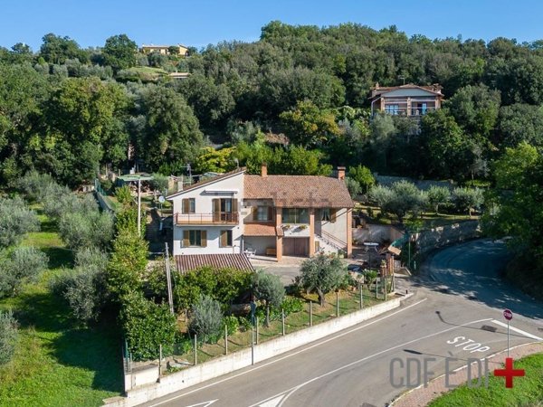 casa indipendente in vendita ad Orvieto in zona Ciconia