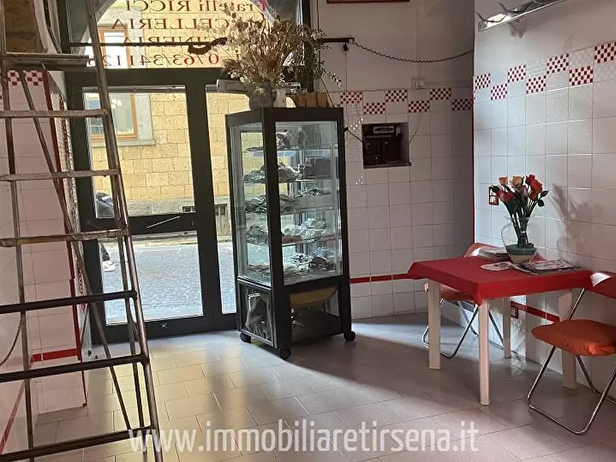 locale commerciale in vendita ad Orvieto