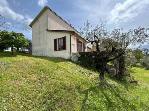 casa indipendente in vendita ad Orvieto in zona Fossatello