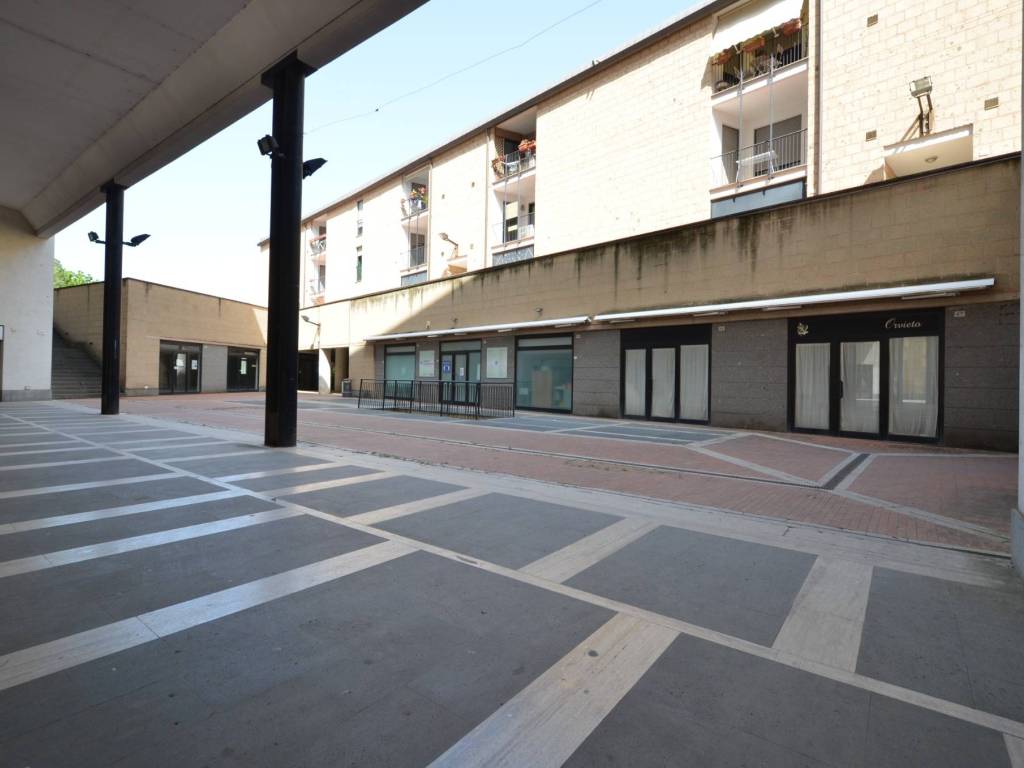 negozio in vendita ad Orvieto in zona Orvieto Scalo