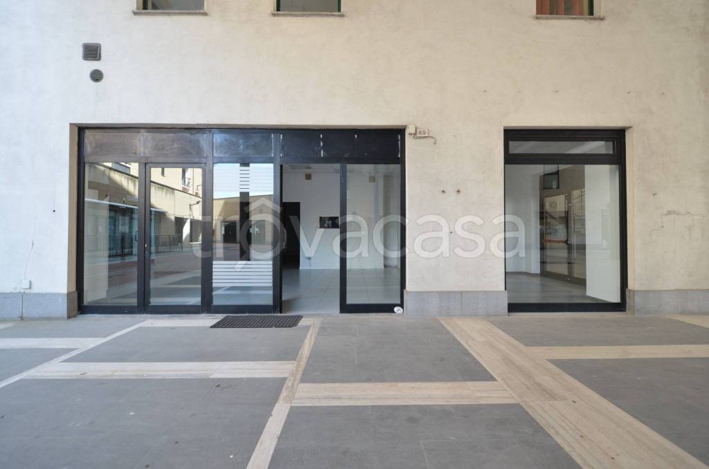 negozio in vendita ad Orvieto in zona Orvieto Scalo
