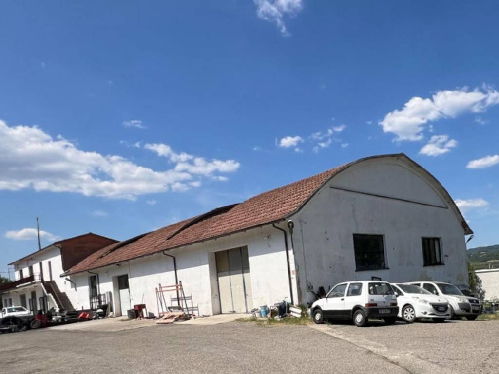 locale commerciale in vendita ad Orvieto in zona Bardano
