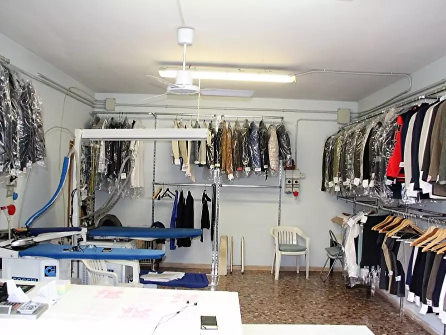 negozio in vendita ad Orvieto in zona Sferracavallo
