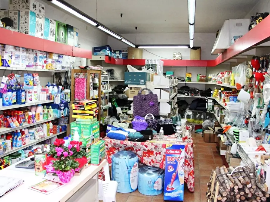 locale commerciale in vendita ad Orvieto in zona Ciconia