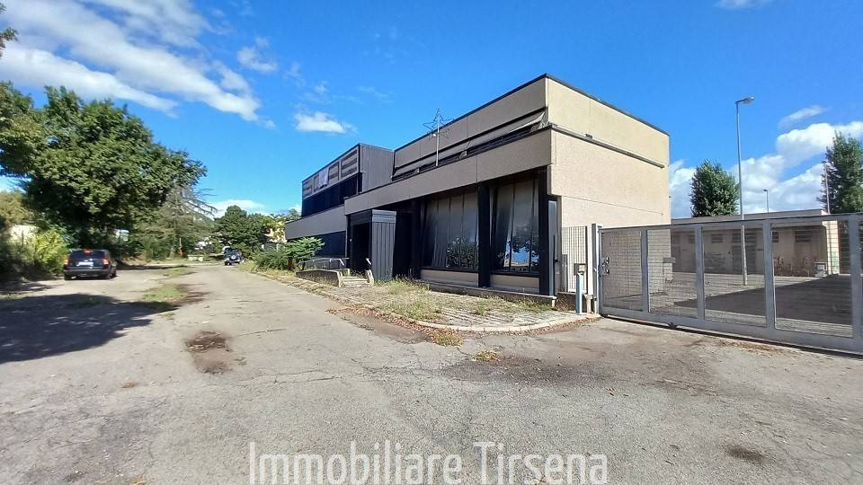 locale commerciale in vendita ad Orvieto in zona Sferracavallo