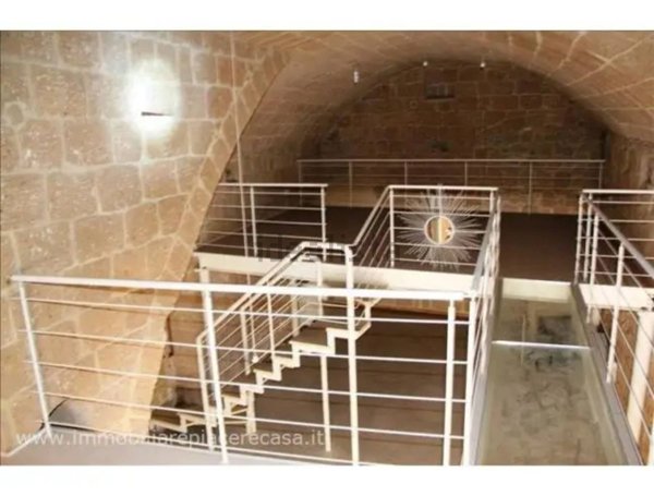 locale commerciale in vendita ad Orvieto