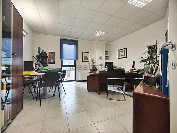 ufficio in vendita ad Orvieto in zona Orvieto Scalo
