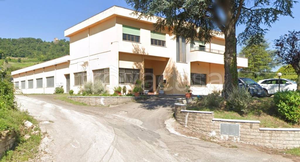 locale commerciale in vendita ad Orvieto in zona Bardano