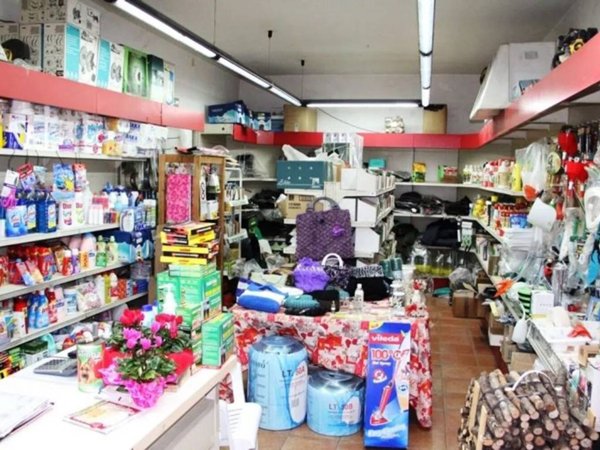 negozio in vendita ad Orvieto in zona Ciconia