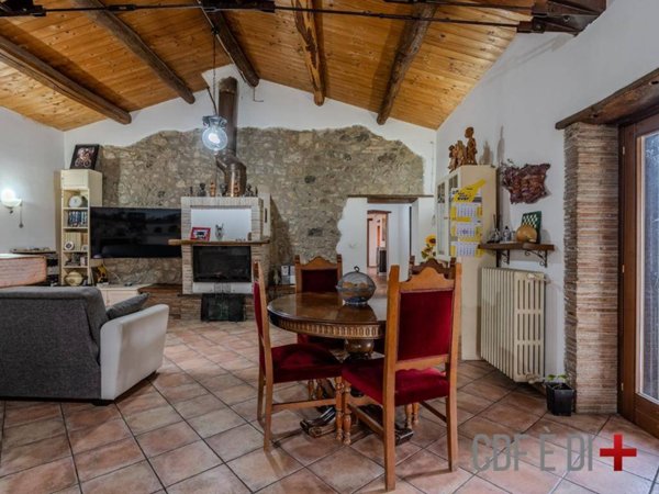 casa indipendente in vendita ad Orvieto in zona Corbara