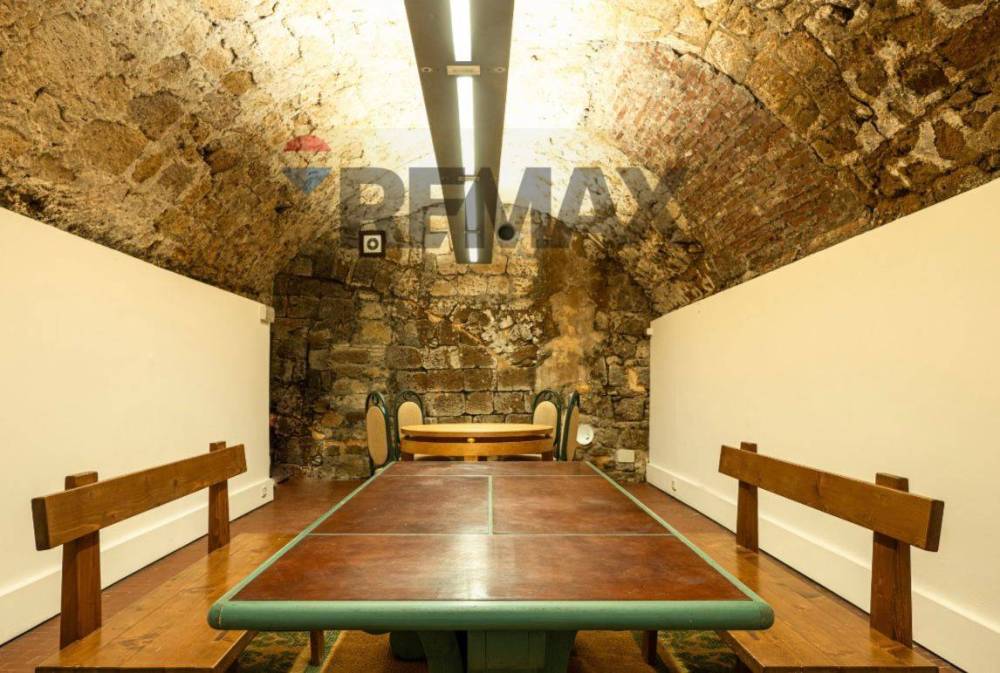 locale commerciale in vendita ad Orvieto