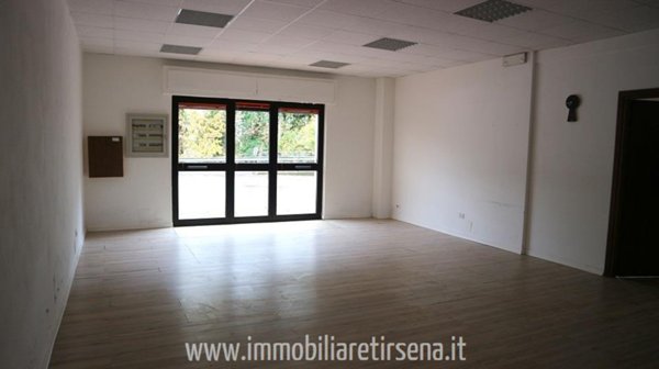 locale commerciale in vendita ad Orvieto in zona Torre San Severo