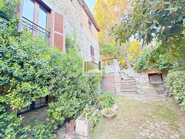 casa indipendente in vendita ad Orvieto in zona Ciconia