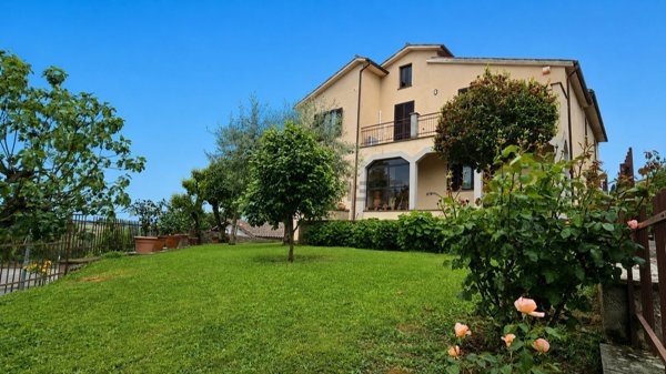 casa semindipendente in vendita ad Orvieto