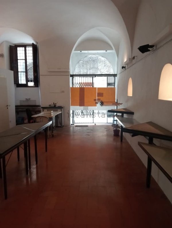 locale commerciale in vendita ad Orvieto