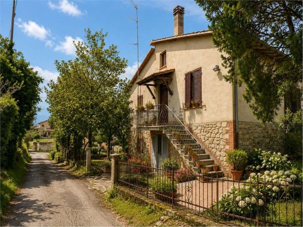 appartamento in vendita ad Orvieto in zona Fossatello