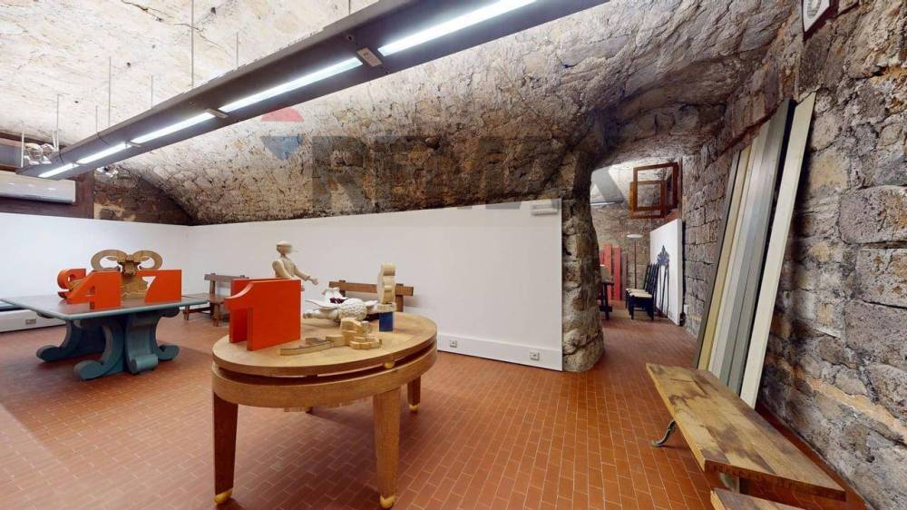 locale commerciale in vendita ad Orvieto